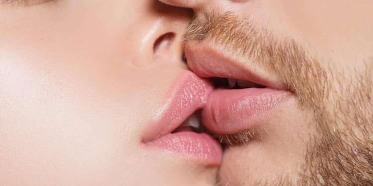 Albert Vataj: Ne jemi një puthje, jemi ky çast i vetëm hyjnimi