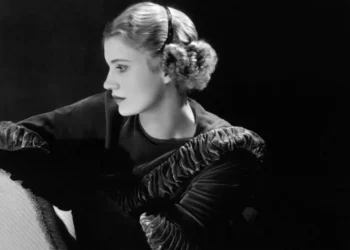 Lee Miller, modelja dhe fotografia që sfidoi kufijtë gjinorë dhe normat shoqërore të kohës së saj