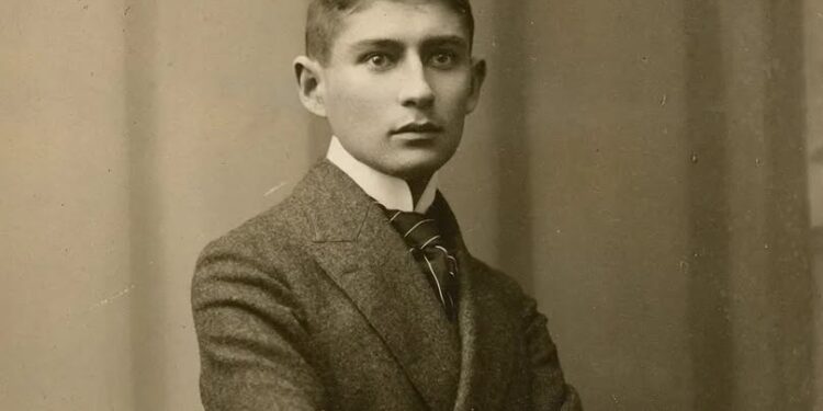 Franz Kafka: Mos tentoni të ndryshoni njerëzit, ata kanë lindur për të qenë vetja