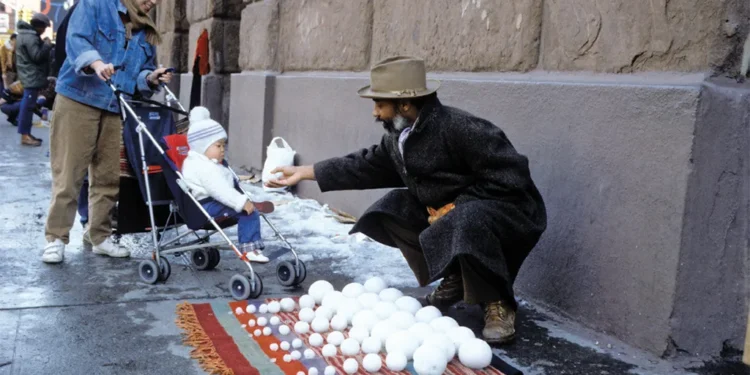 David Hammons, njeriu që shiste topa bore në sheshin Cooper të Nju Jorkut