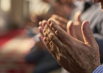 Qofshi të shpërblyer, ju që përmes sakrificës arritët te lavdia e Zotit dhe madhështia e besimit!