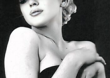 “The Black Sitting” e yllit të vezullimtë të Hollywood-it, Marilyn Monroe, eleganca e errët që sfidoi kohën