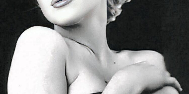 “The Black Sitting” e yllit të vezullimtë të Hollywood-it, Marilyn Monroe, eleganca e errët që sfidoi kohën