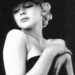 “The Black Sitting” e yllit të vezullimtë të Hollywood-it, Marilyn Monroe, eleganca e errët që sfidoi kohën