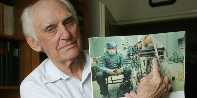 Fotoja ikonike e National Geographic që e shndërroi në ngjarje sfidën e kardiokirurgut polak, Dr. Zbigniew Religa