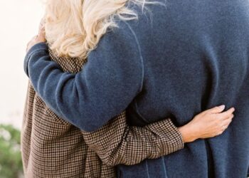 Të duheni vërtetë, jo si një përrallë dëshirimesh, por si jetë sakrificash