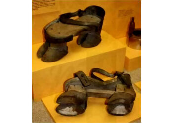 Këpucët e mashtrimit të gjurmëve, një shpikje e viteve 1920 nga një hajdut bagëtish