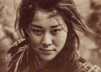 Nakano Takeko, një grua që sfidoi rregullat gjinore perandorake, për tu bërë heroina e fundit samurai