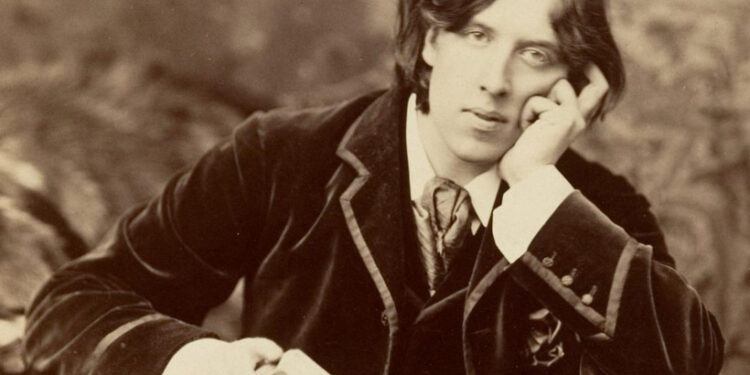 Oscar Wilde: Vetëm ata që e kanë prekur bukurinë dhe trishtimin, meritojnë të jenë pranë nesh…