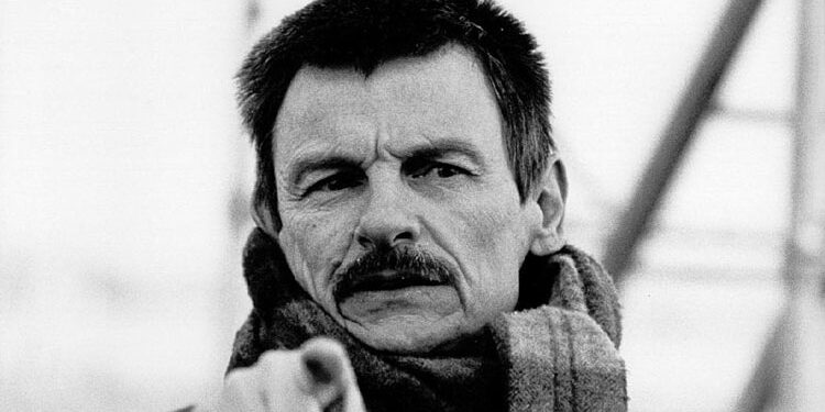 Andrej Tarkovskit, regjisori i historisë shpirtërore të kinemasë, ai që besonte se: “Arti ekziston vetëm sepse jeta nuk mjafton”