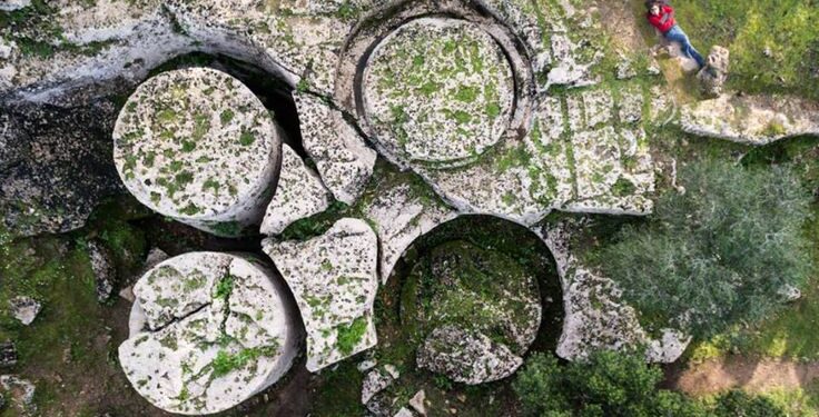 Cave di Cusa, aty ku mjeshtëria e lashtë sfidon edhe standardet moderne të prerjes së mermerit