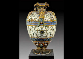 Vazoja Ceremoniale, arti italian i qeramikës, finesa dhe dekoracioni që ngjiti atë në solemnitet