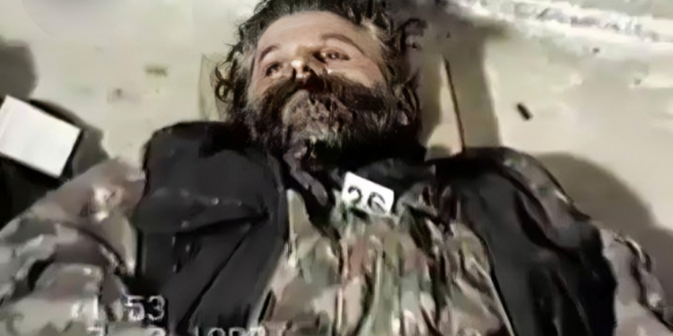 Adem Jashari, legjendari i epopesë së përgjakshme të Prekazit, dëshmi e pavdekësisë në një fotografi të rrallë