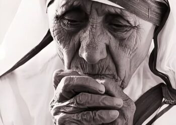SHËN TEREZA … na thërret të gjithëve në lutje për t’i dhuruar vetes Zotin