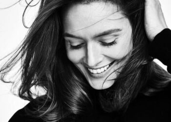 Viktor Hugo: “E qeshura është dielli që përzë dimrin nga fytyra e njeriut.”