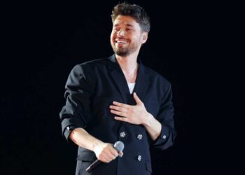 Alban Skenderaj, fenomeni i muzikës shqiptare, zëri i këndimt të shpirtshëm që na mbush me dritë