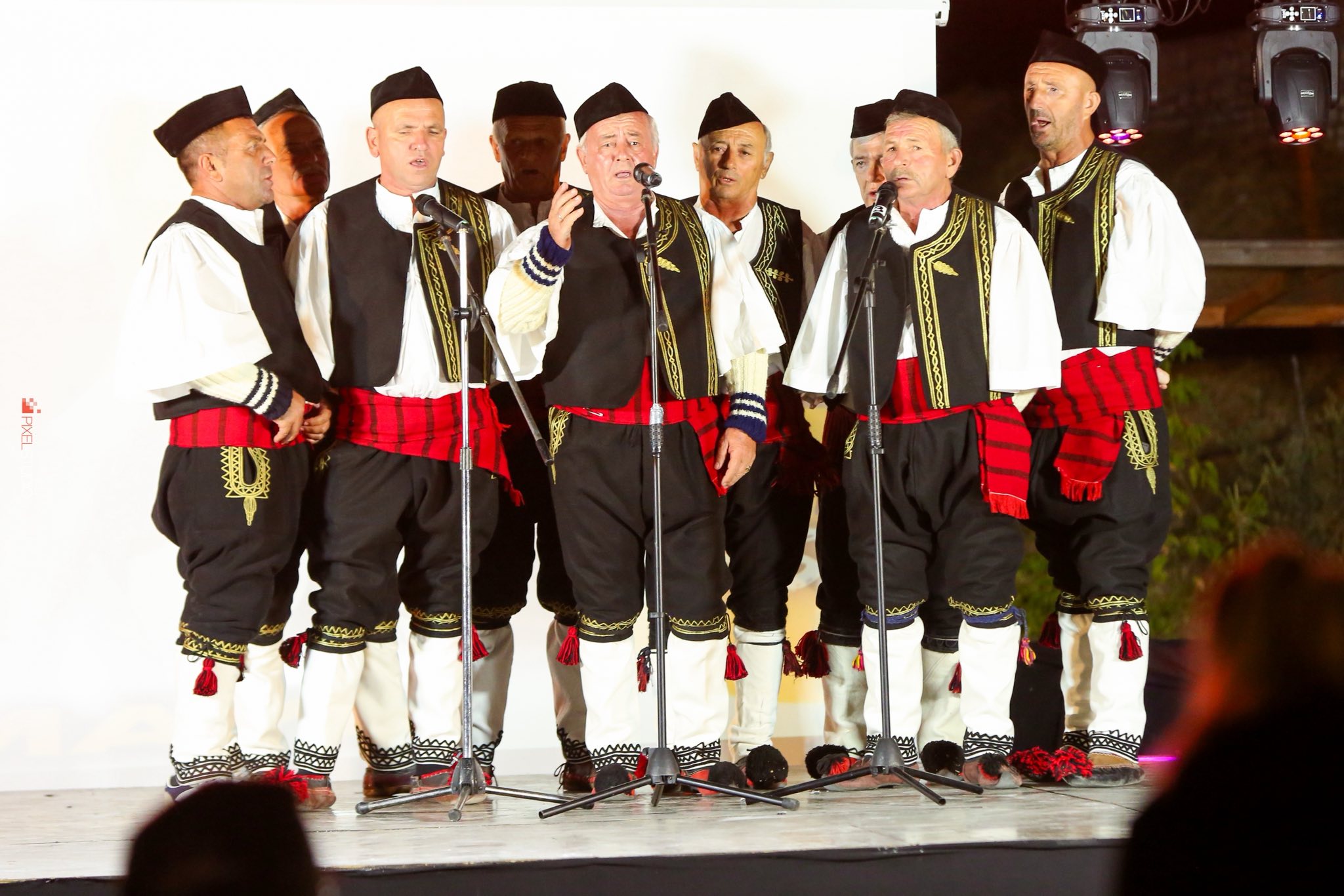 Albert Vataj “Vajza Fest 2025”, në ditën e tretë të edicionit të tretë, shpërthen me një natë spektakolare festive (2)