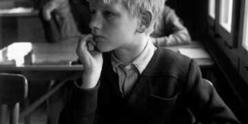 Mirësia që udhëton në kohë brenda nesh, për t’u zgjuar si rrahje zemre në zemrën që mirësi ushqen