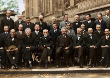 një foto nga konferenca e 5-të "Solvay" dhe Zoti, Bruksel 24 -29 tetor 1927 -Albert Vataj