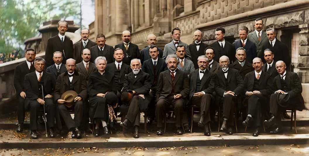 një foto nga konferenca e 5-të "Solvay" dhe Zoti, Bruksel 24 -29 tetor 1927 -Albert Vataj