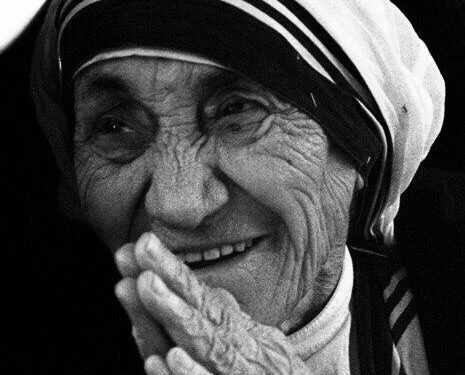 Shenjtëria e shnjtëreshës shqiptare, Nënë Tereza, përmes shenjtërisë së fjalës dhe diellit të mendimit_Albert Vataj