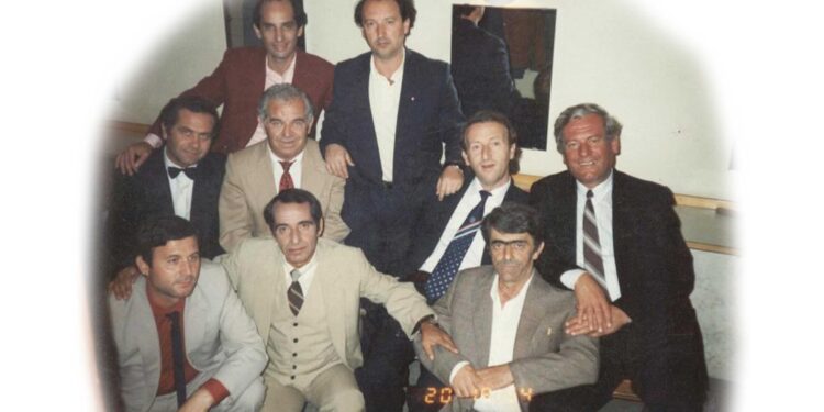 Foto: Agim Bajko, Kosta Kamberi, Koco Devole, Skender Sallaku, Luan Zhegu, Vasillaq Vangjeli, Kozma Dushi, Veli Rada, Xhemal Myftiu.