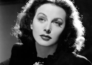 Ajo ishte Hedwig Kiesler, bota e njohu si Hedy Lamarr. Fytyra e saj e bëri të famshme. Shpikja e saj ndryshoi botën