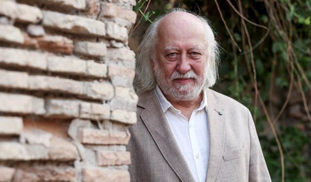 Hungarezi László Krasznahorkai, nobelisti që “e kthen ankthin njerëzor në poezi dhe kaosin në formë estetike”