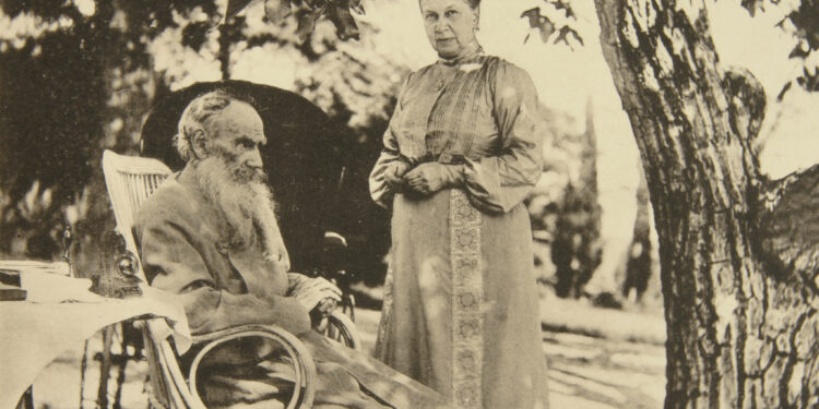 Sofia Andreyevna Tolstaya, gjenia e padukshme pas madhështisë së gjigandit të letërsisë ruse, Lev Tolstoi