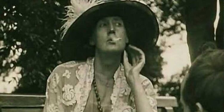 Virginia Woolf: Të ekzistosh një vetmi të thellë, vetveten që i jep kuptim jetës
