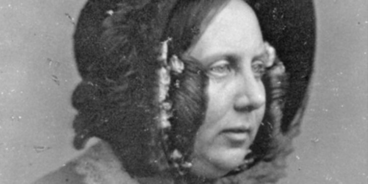 Catherine bashkëshortja e Charles Dickens, nëna e dhjetë fëmijëve, gruaja që u flijua për një gjeni mosmirënjohës dhe hipokrit