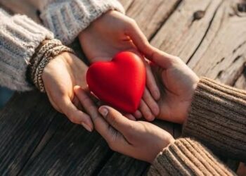 Gjuha ime e dashurisë është të mos kem nevojë të kërkoj… por të bekohem nga kujtesa, prania dhe kujdesi yt