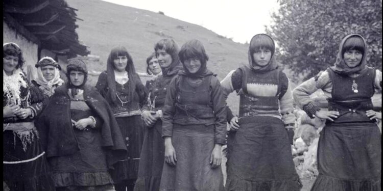 Kur qejfi bëhet hall dhe hallit si bëhet dermani, papajtueshmëria e intimitetit në dy kohë