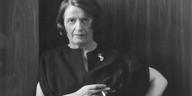 Kur… shoqëria juaj është e dënuar, shprehej Ayn Rand, dhe ju pretendoni se jeni të lirë