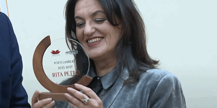 Rita Petro laureate e poezisë së shpirtit dhe e forcës së fjalës si “një formë e ndërgjegjes që i reziston heshtjes”