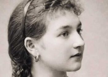 Josephine Marie Pearson, fati i një fëmije të braktisur, shkruar nga mirësia dhe dashuria