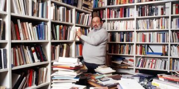 Umberto Eco për librin si nevojë, jo si konsum, për bibliotekën si kabinet i mjekësisë së shpirtit