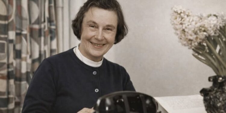 Grace Groner, e rritur jetime, bëri jetë modeste dhe dhuron miliona dollarë për bursa studimi