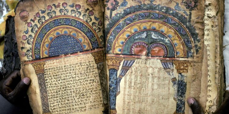 Ungjilli i Abba Garima-s, Etiopi, ndër më të vjetrit dhe më të plotit tekste të shenjta, datuar rreth viteve 330 – 650 pas Krishtit