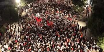 Protesta si shkurorëzim i autoritetit të nënshtrimit, anatomia e një zgjimi