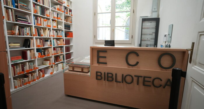 Hapet në Bolonjë “Biblioteka Eco”, strehë dhe akses për mbi 32 mijë vëllime nga studioja milaneze e semiologut